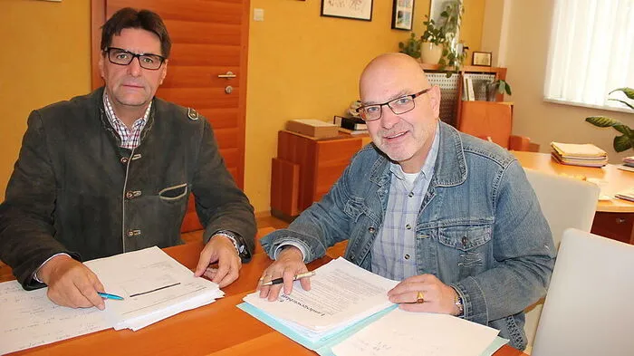 Bezirkshauptmann Hannes Peißl und Katastrophenschutzreferent Artur Holawat sind derzeit voll gefordert
