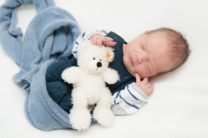 Althofen hat einen neuen Einwohner. Am 13. November um 14.21
Uhr kam Paul Louis zur Welt. Bei seiner Geburt wog der kleine
Mann 3360 Gramm und war stolze 52 Zentimeter groß. Mama
Raphaela Müller und Papa Pascal Greiner sind überglücklich.