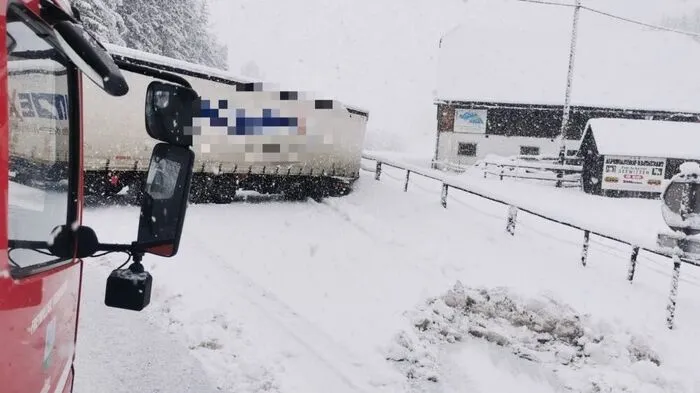 Der Schneefall sorgte in der vergangenen Woche nicht nur für Probleme, sondern hielt auch die Feuerwehr Thörl auf Trab. Sie blickt auf einige intensive Tage zurück.