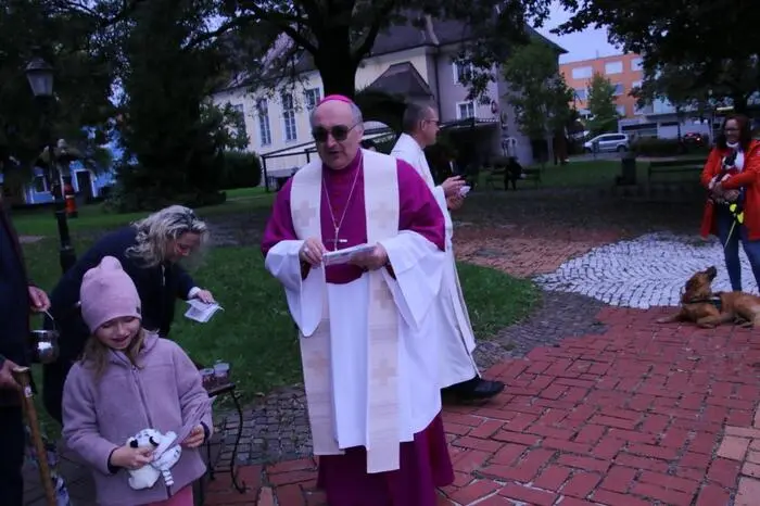 Der Bischof, der sich in diesen Tagen zur Visitation im Dekanat Voitsberg aufhält, nahm diese Einladung gerne an. 