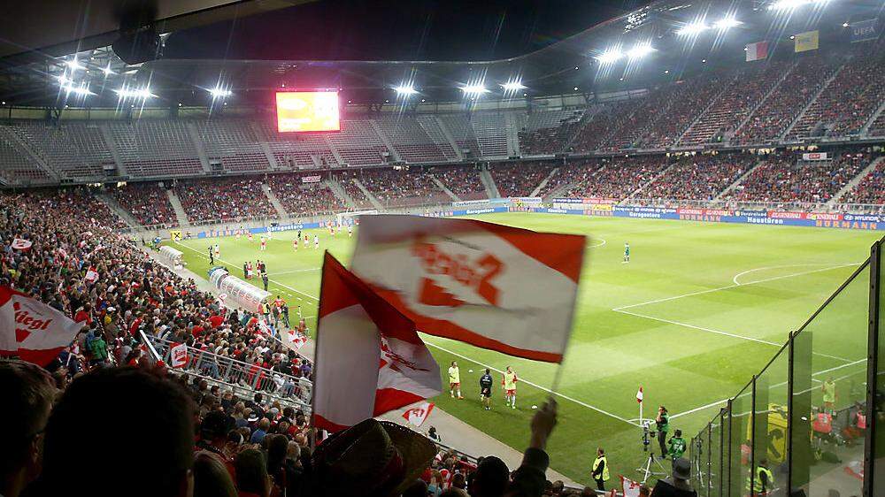 Im Klagenfurter Wörthersee-Stadion haben 30.000 Zuschauer Platz