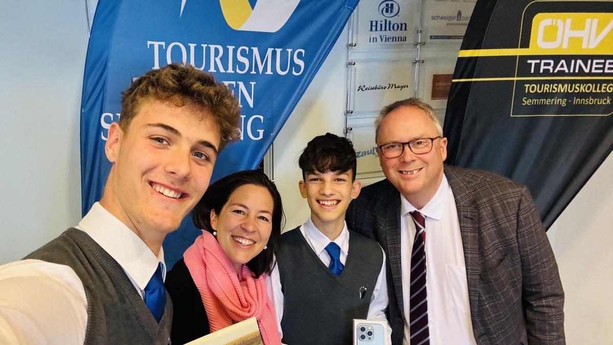 Tobias Baierling, Kristin Oberweger (ÖHV), Marcell Tarnoki, und Jürgen Kürner, Direktor der Tourismusschulen Semmering (v.l.n.r.)