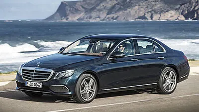 Die E-Klasse mit dem klassischen Mercedes-Gesicht