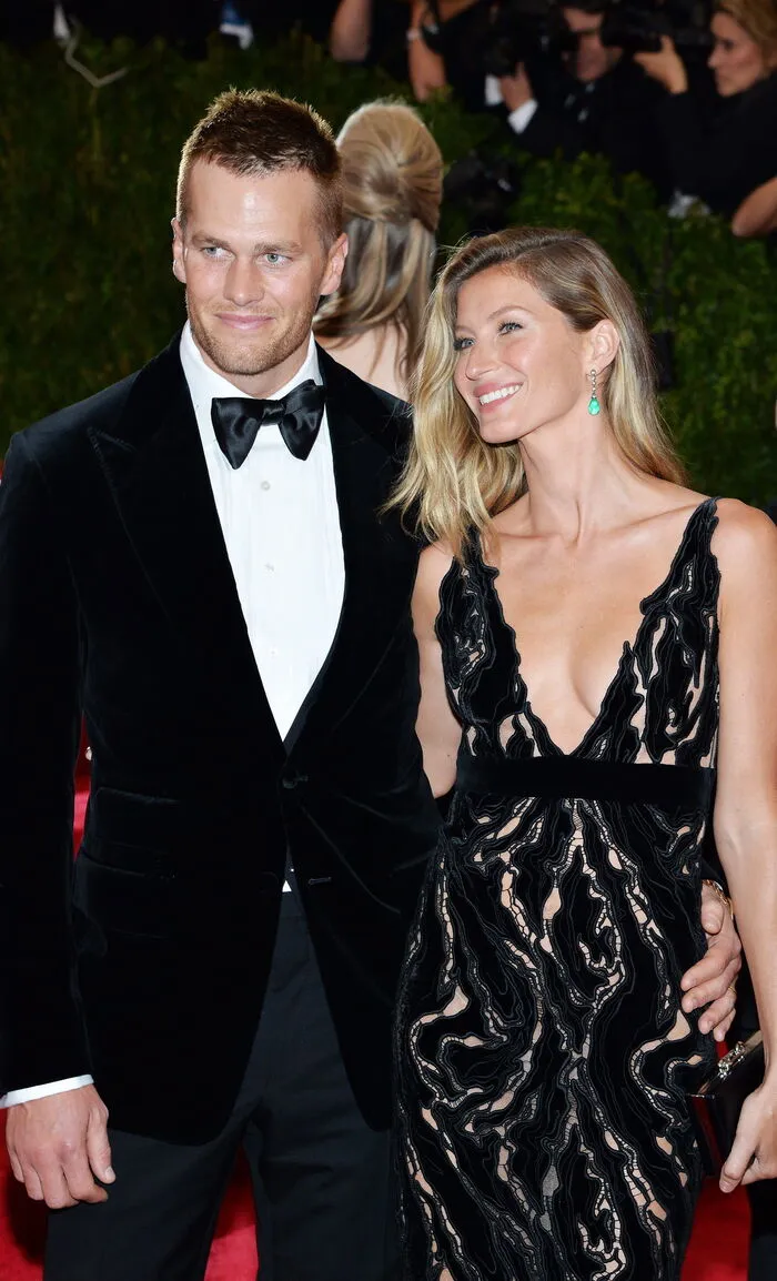 Sie galten viele Jahre als DAS Traumpaar: Footballstar Tom Brady und Model Gisele Bündchen. Doch im Herbst 2022 gaben die beiden ihre Scheidung bekannt...