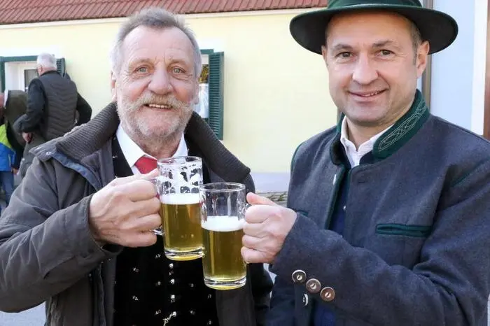 „Das herbstliche Schönwetter hat viele Besucher zu uns ins Metnitztal gelockt“, sagten Cheforganisator Lorenz Prieler und Obmann Martin Knapp (von links) von der Marktgemeinschaft Grades unisono.