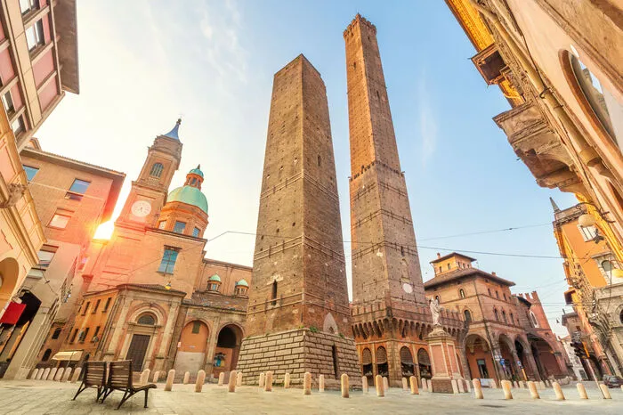 Die italienische Universitätsstadt Bologna in der Provinz Emilia-Romagna hat beim Einkaufen, bei Hotels, Kulinarik, Kultur und dem Geheimtipp-Faktor die Nase vorne.