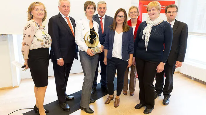 Manuela Vollmann (bdv), Rudolf Hundstorfer, Rita Feldner, Konrad Scheiber (Quality Austria), Marina Juvan, Agnes Steinberger (Quality Austria), Carmen Prantl, Johannes Kopf (AMS-Vorstand)