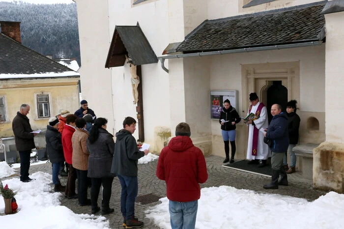Auch in Brückl im Görtschitztal treffen einander in der Fastenzeit allwöchentlich Dutzende Gläubige, um an den sechs Sonntagen vor Ostern gemeinsam innezuhalten. 
