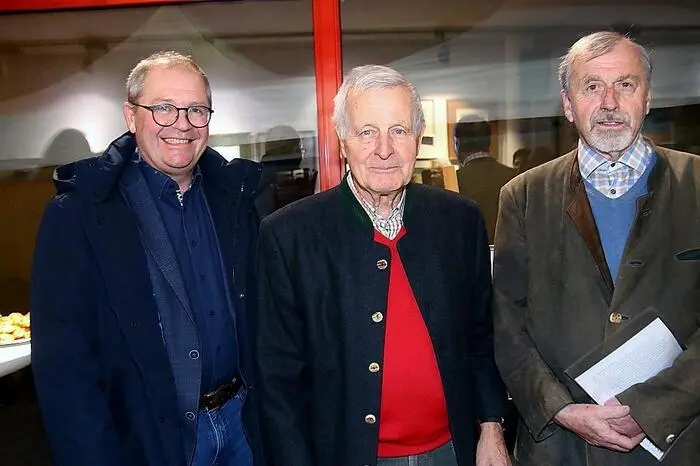 Die Werke in der Ausstellung wurden zum überwiegenden Teil von ihrem Neffen Sepp Gußmack zur Verfügung gestellt. „In unserem Hotel hatten wir in jedem Zimmer Bilder meiner Tante hängen“, so Gußmack. Bei der Vernissage begrüßte Bürgermeister Bernd Osprian die Gäste, Ernst Lasnik würdigte in seiner Laudatio das künstlerische Schaffen der Aquarellistin, deren Werke tief mit der Steiermark verbunden sind. 