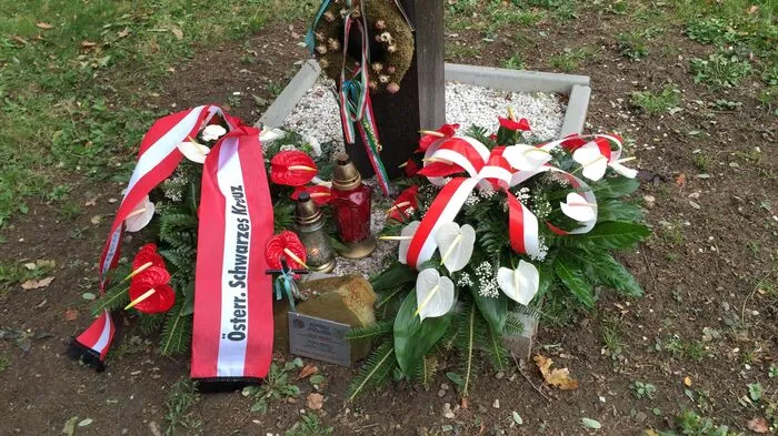 Kranzniederlegung am Soldatenfriedhof von Przemysl