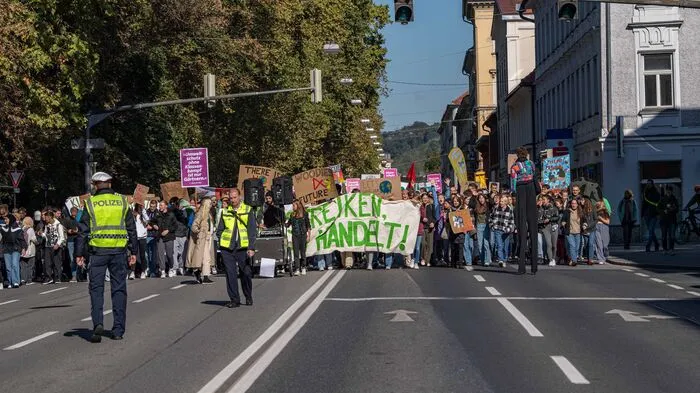 Graz machte bereits um 9 Uhr den Anfang in Österreich ...