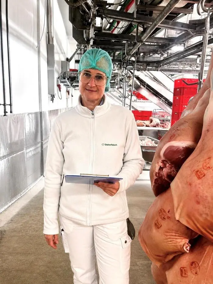 Steirerfleisch-Chefin Karoline Scheucher will Einblick in einen Betrieb geben, der ein immer noch tabuisiertes Thema sichtbar macht: die Schlachtung als Teil der Fleischproduktion