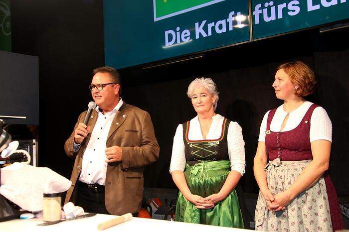 Die Entscheidung sei unumgänglich, sagt Johann Dorner, Vorstandsvorsitzender vom Lagerhaus Graz Land (ganz links)