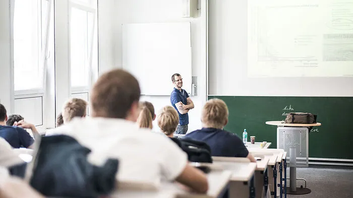 Ideal für alle, die sich im Job weiterentwickeln wollen: Alle Masterlehrgänge der FH JOANNEUM sind berufsbegleitend organisiert