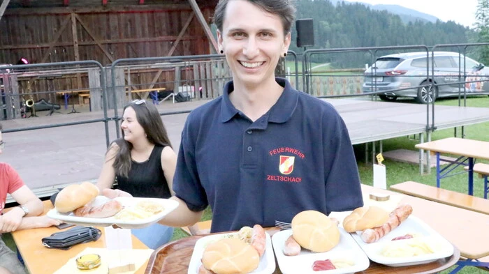 Eines gleich vorweg: Besser hätten die Wetterbedingungen beim Sommerfest der Freiwilligen Feuerwehr (FF) Zeltschach am Wochenende gar nicht sein können. 