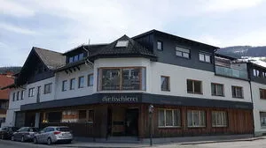 Das neue Hotel soll zur Ergänzung des Restaurants "Tischlerei" entstehen, die Nachbarn vermuten Zweitwohnsitze