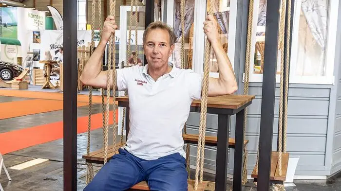 Andreas Lang von Gartenlauben Wien mit dem Swing Table, einem Trend aus Schweden