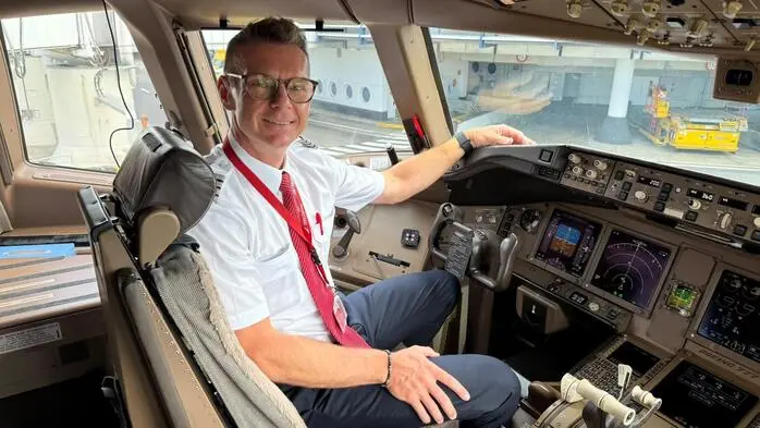 Andreas Bratschko (53) fliegt ausschließlich das Langstreckenflugzeug Boeing 777