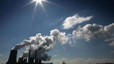 Treibhausgase schädigen die Ozonschicht der Erde