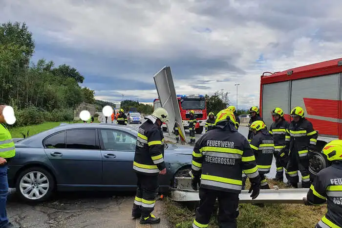 Zwischen Sinabelkirchen und dem Parkplatz Hochenegg verlor er die Kontrolle über sein Fahrzeug.