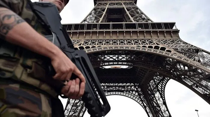 Paris wird schon wieder durch Krawalle erschüttert