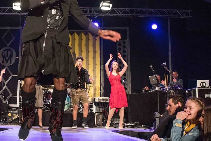 Vor dem musikalischen Teil veranstaltete das Team noch eine Modenschau von House of Style und Rettl.