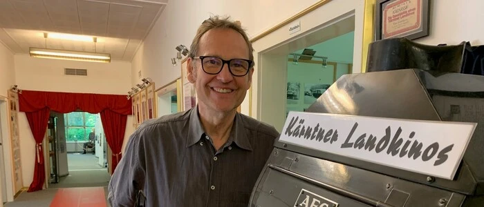 Klaus Schönberger gestaltete mit Ute Holfelder und einem studentischen Team die Ausstellung
