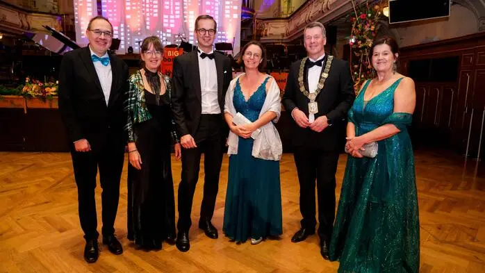 FH-Joanneum-Rektorin Corinna Engelhardt-Nowitzki, FH Joanneum Geschäftsführer Martin Payer und TU-Graz Rektor Horst Bischof, jeweils in Begleitung