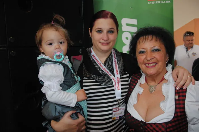 Gründerin Annemarie Stani mit Tochter und Enkelkind