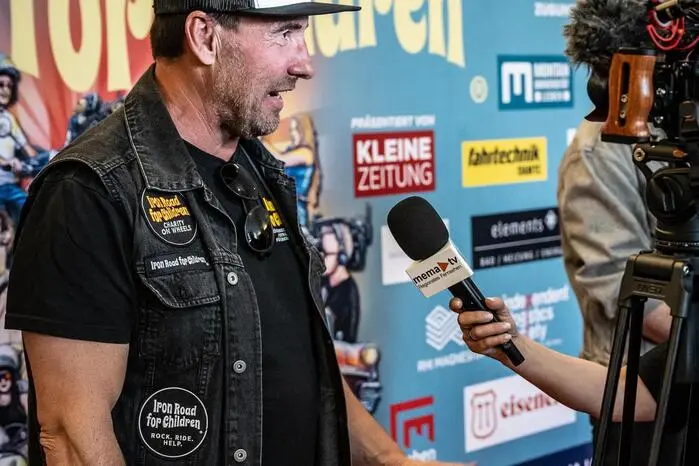 Nach Seiler und Speer – die übrigens in diesem Jahr die Verlosung moderieren werden – und Josh konnte auch heuer ein österreichischer Chartstürmer als Headliner gewonnen werden