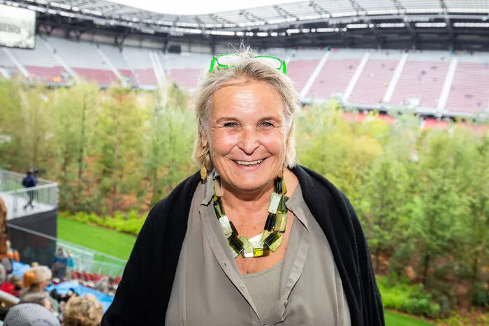„Als ich den Wald das erste Mal gesehen habe, war ich zu Tränen gerührt“, sagt Claudia Haider. Als ausgebildete Waldpädagogin gefalle es ihr ganz besonders, dass das brisante Thema Klimaveränderung durch den Aspekt der Kunst noch mehr Sensibilität erhalte.