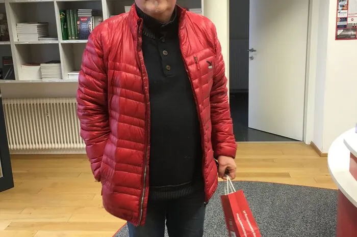 Auch Künstler Albert Schmuck kam rechtzeitig vorbei.