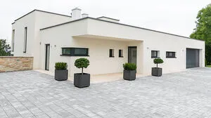 Schlau geplant: Einblicke gibt es kaum, dafür zur Panoramasete hin traumhafte Ausblicke