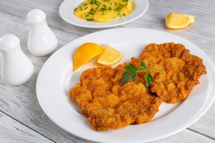 Geht es nach Hönegger, muss ein Wiener Schnitzel vom österreichischen Kalb mindestens 25 Euro kosten