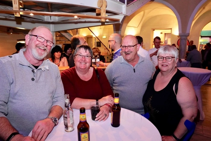 Mitglieder des deutschen Fanclubs aus Fulda unter den begeisterten Zuschauern