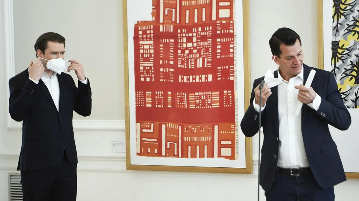 ABD0064_20210427 - WIEN - STERREICH: Bundeskanzler Sebastian Kurz und Gesundheitsminister Wolfgang Mckstein (R.) im Rahmen eines Doorsteps anl. eines Arbeitsgesprchs der Bundesregierung mit Pfizer sterreich und dem VIH am Dienstag, 27. April 2021, im BKA in Wien. - FOTO: APA/ROBERT JAEGER