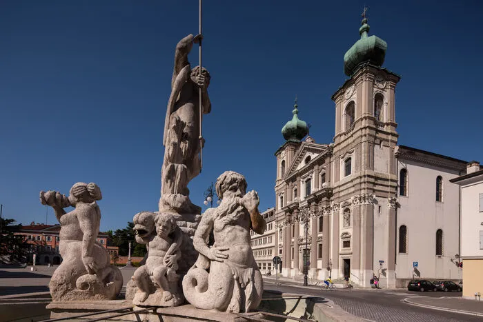Die Kirche Sant’ Ignazio mit dem Neptunsbrunnen