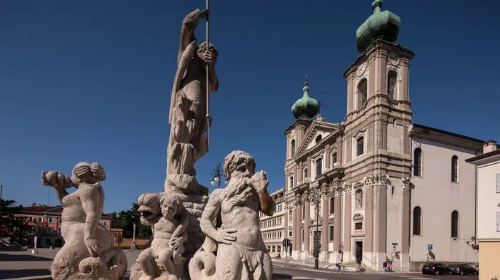 Die Kirche Sant’ Ignazio mit dem Neptunsbrunnen