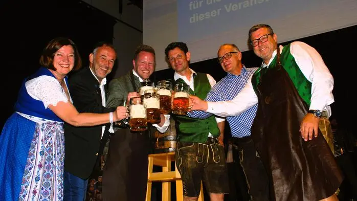 Eine Premiere feierte der Bockbieranstich der FPÖ Ortsgruppe St. Margarethen an der Raab, zu der am Samstagabend in der Hügellandhalle geladen wurde. 