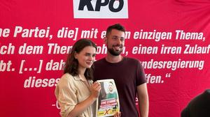 Bundessprecherin der Jungen Linken Alisa Vengerova und KPÖ-Spitzenkandidat Tobias Schweiger präsentierten das kommunistische Wahlprogramm