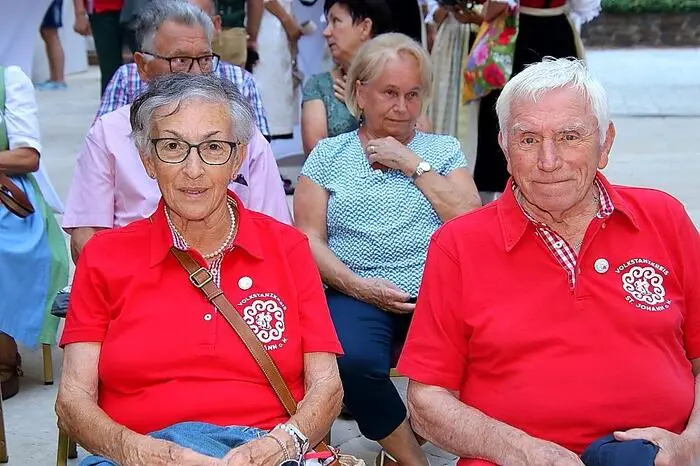Die Gruppen aus Deutschland, Panama, Schweden, Südtirol und der Volkstanzkreis St. Johann ob Hohenburg boten in ihren bunten Trachten ein farbenfrohes Bild.