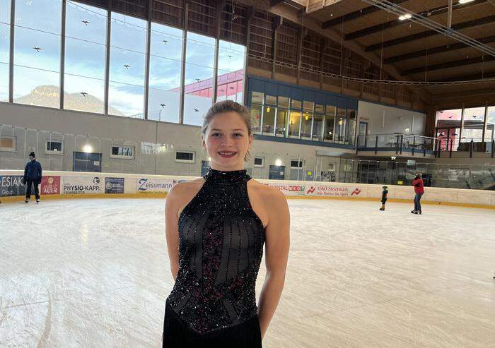 Alisah Reiterer (17) ist nicht nur bei der FF Blumegg-Teipl aktiv tätig, sondern betreibt in ihrer Freizeit auch Eiskunstlauf