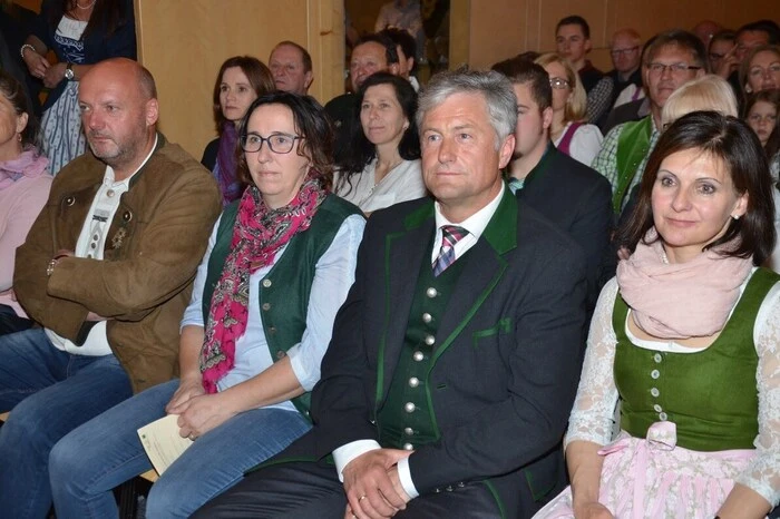 Auch heuer lauschten zahlreiche Besucher den Klängen der über 50 Musikerinnen und Musiker im Kultursaal bei der Volksschule.