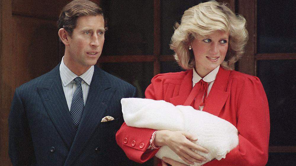 Charles und Diana mit Baby Harry 1984