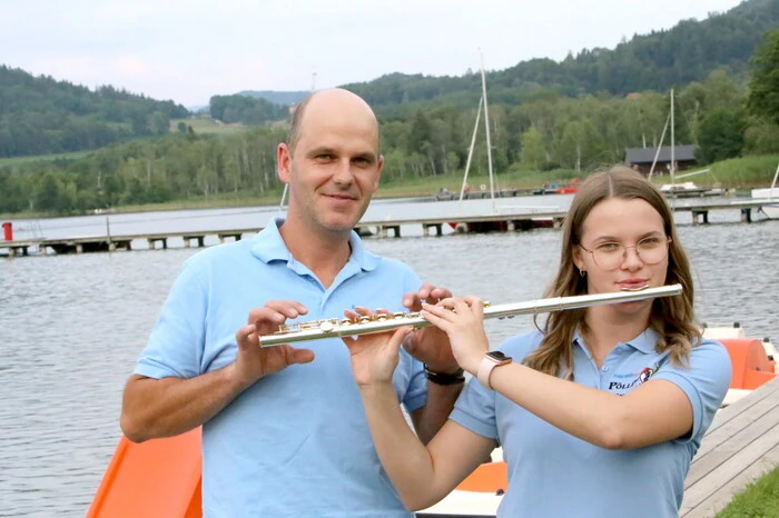 Obfrau Selina Floredo und Kapellmeister Jürgen Buggelsheim konnten zahlreiche Gäste willkommen heißen (Foto). 