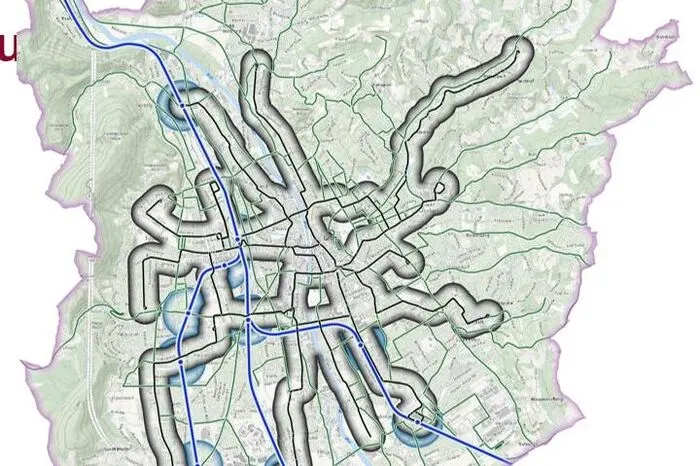 Werden alle schon beschlossenen Tram-Linien gebaut erschließt die Straßenbahnnetz die ganze Stadt großflächig. Die Kapazitätensteigerung der Fahrgäste bei der Tram wäre so zu verdoppeln. 190.000 Einwohner wären im Umkreis von 300 Metern mit einer Tram-Haltestelle "bedient".