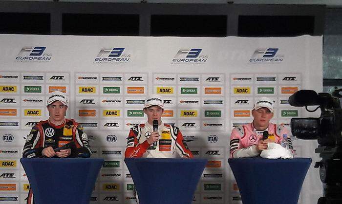 Das Siegertrio des Formel-3-Rennens: Joel Eriksson (2.), Callum Ilott (1.) und  Maximilian Günther  (3.)
