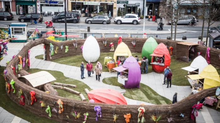 Seit Donnerstag ist es offiziell: Das größte Osternest der Welt steht in Klagenfurt. Mit einem Durchmesser von 23 Metern beeindruckt es aber nicht nur optisch, sondern auch kulinarisch.
