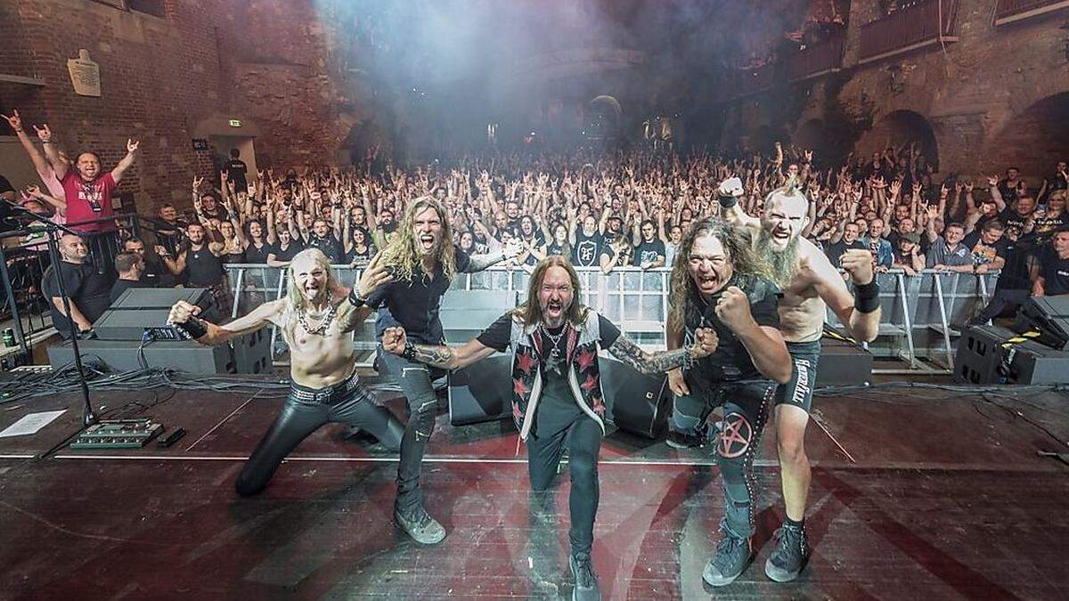 Eine Größe für sich: Hammerfall