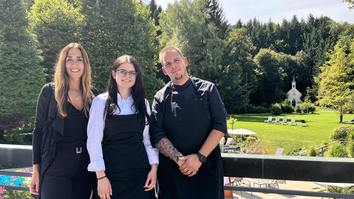 von links: Hoteldirektorin Jasmin Egger, Cora Pucher und Sous Chef Valentin Petelin